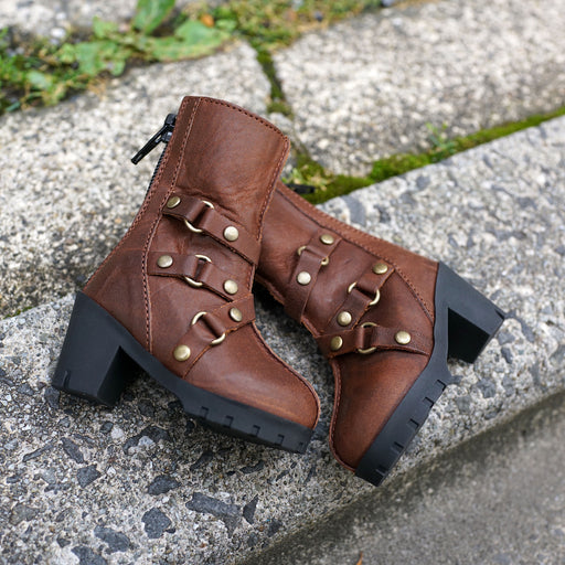 3 Ring Boots (Brown)