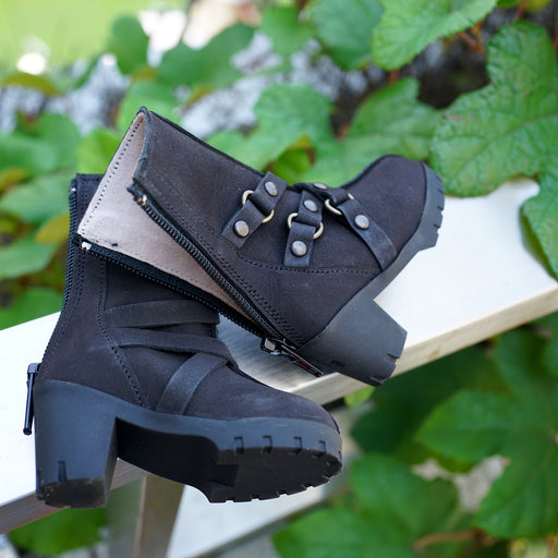 3 Ring Boots (Molten Black)