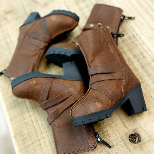 3 Ring Boots (Brown)