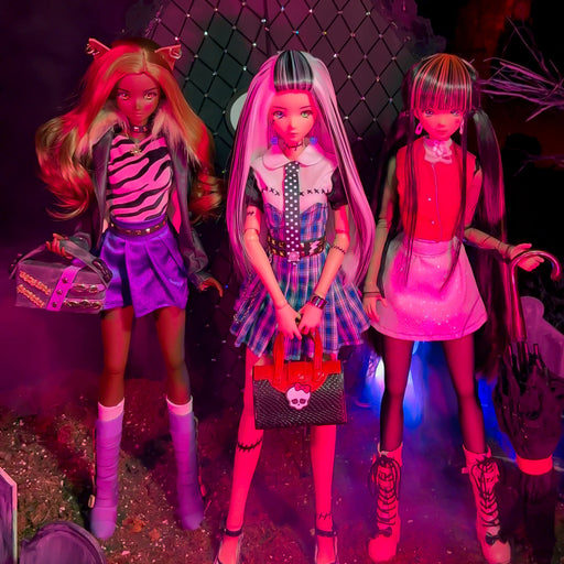 Leisure of Dolls